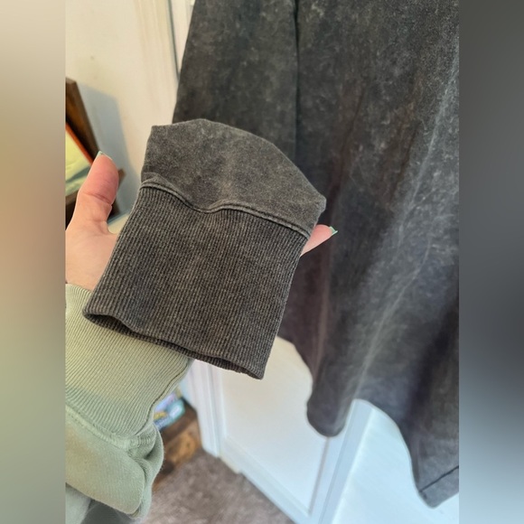 All In Motion- Large Light Weight Sweater Charcoal Acid Wash Grey oversized - Picture 5 of 7